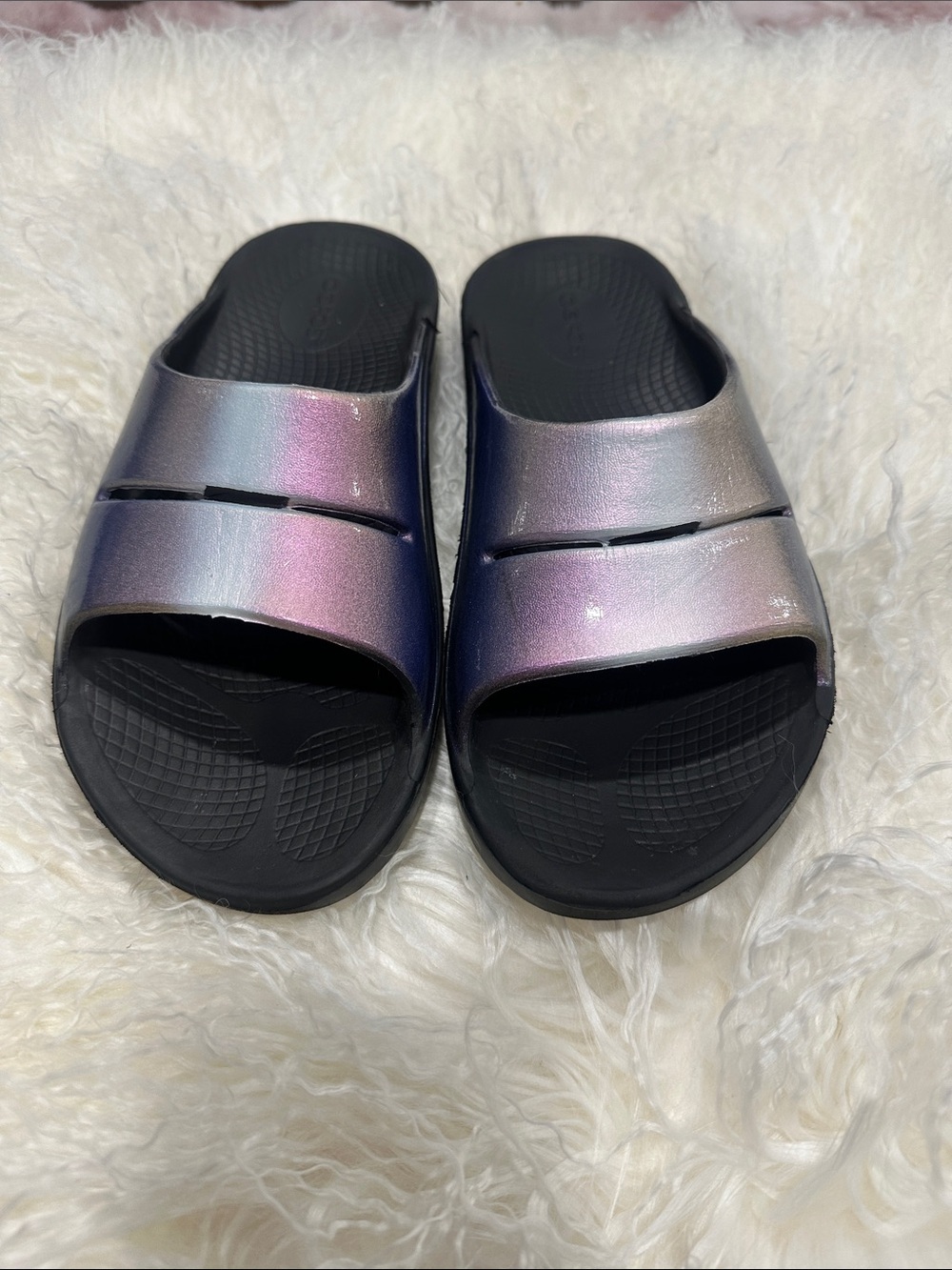 OOFOS Iridescent Slide Sandals - Black Footbed
